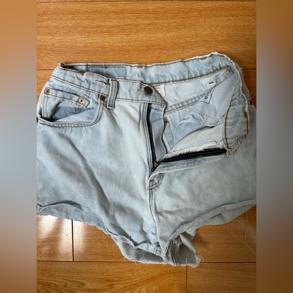 Levi High Waisted Shirts (Size: 8) - Picture 2 of 4